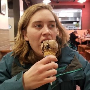 Meet your Posher, Caroline